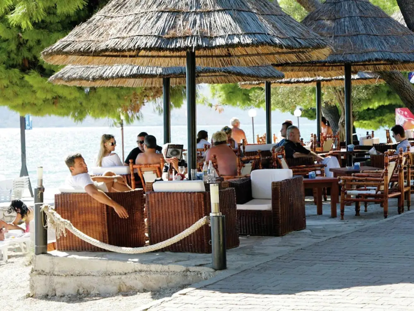 Tidy Apartment With Wifi, 4 km From City of Trogir