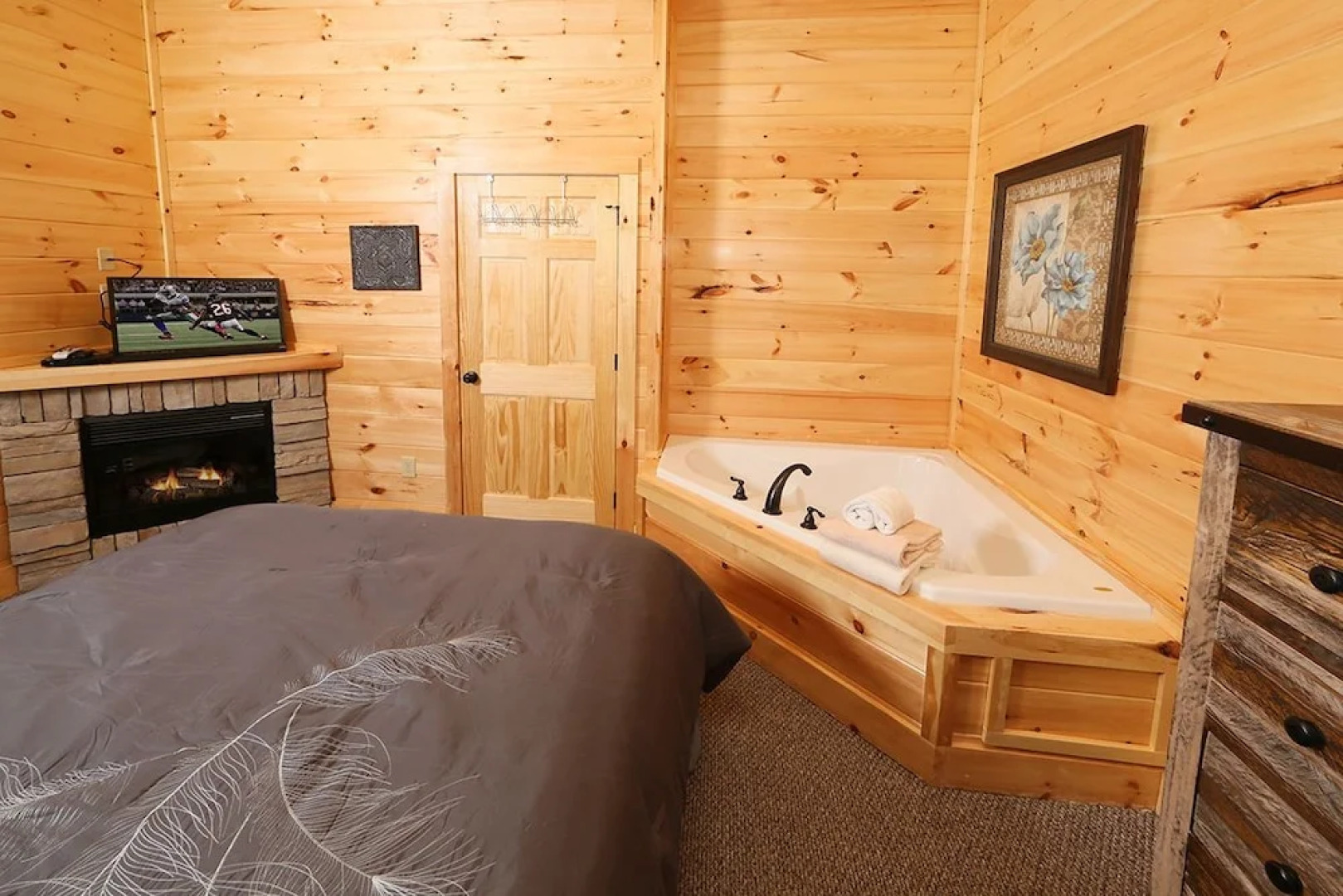 Picture Perfect 7 Br cabin by RedAwning