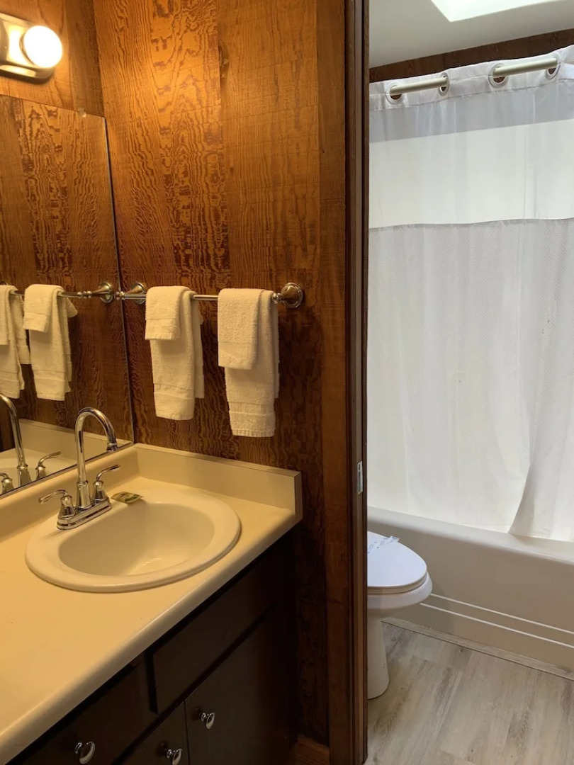 Alta Sierra Village Inn