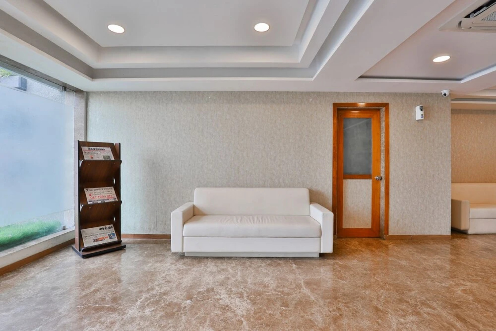 OYO 18933 The Grand President