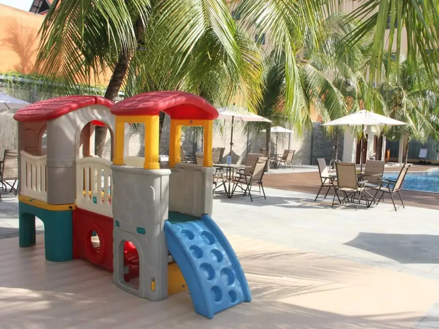 Narita Classic Hotel Surabaya