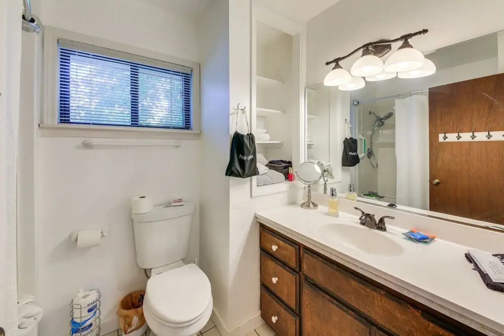 Waterfront Sagle Retreat w/ Hot Tub & Fireplace