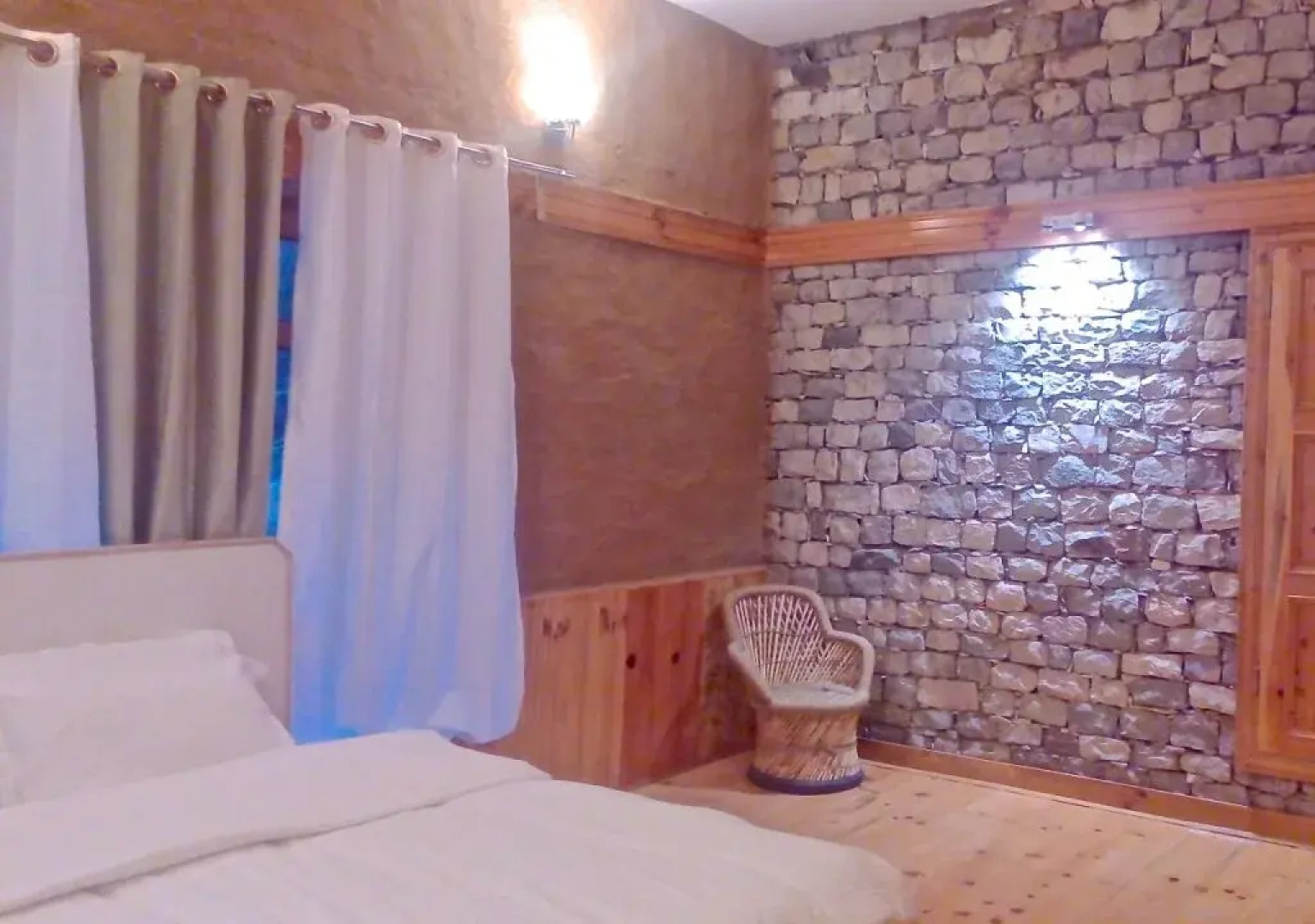 Devat Farm Cottage Tirthan Gushaini