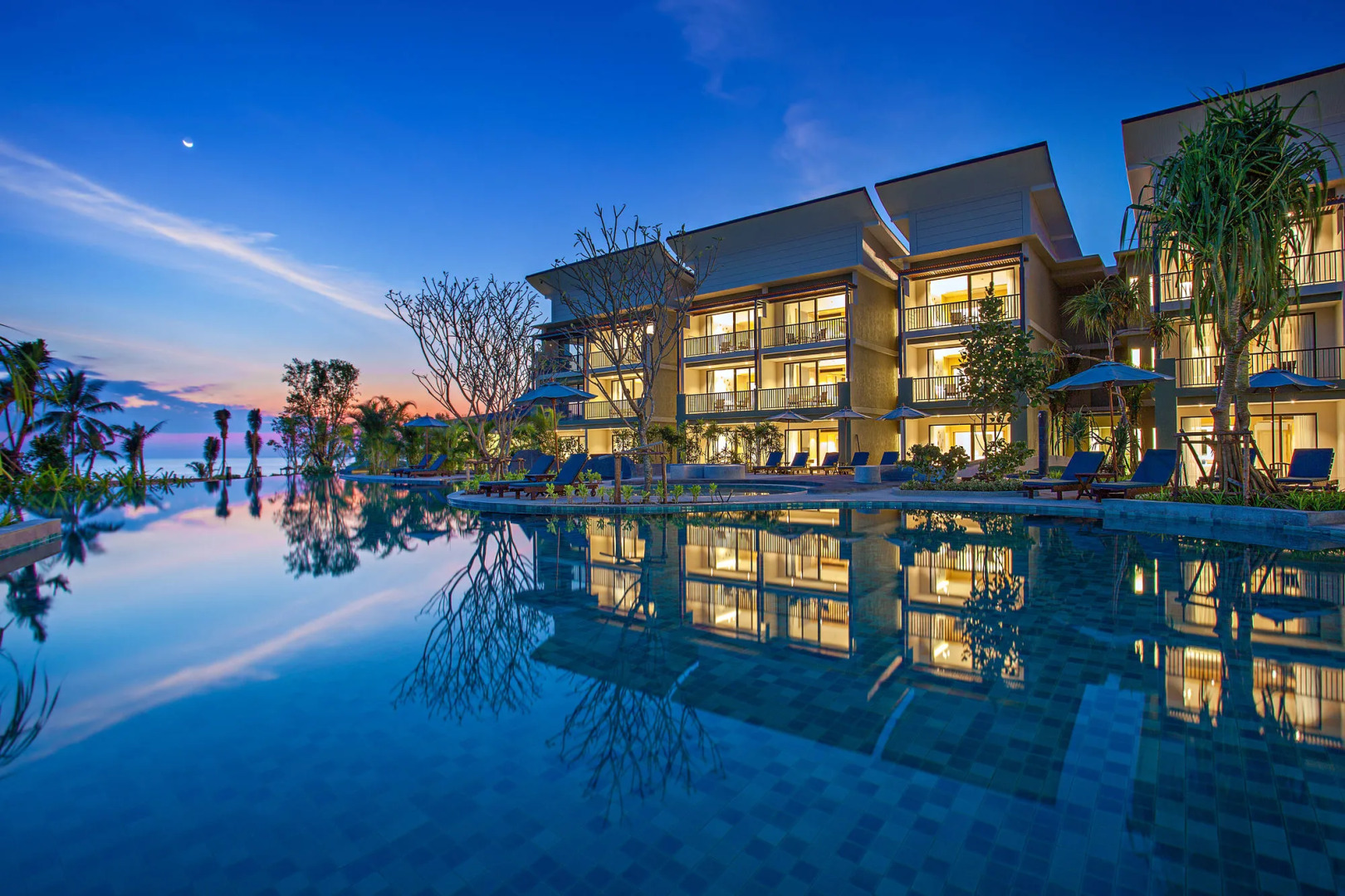 Le Meridien Khao Lak Resort & Spa