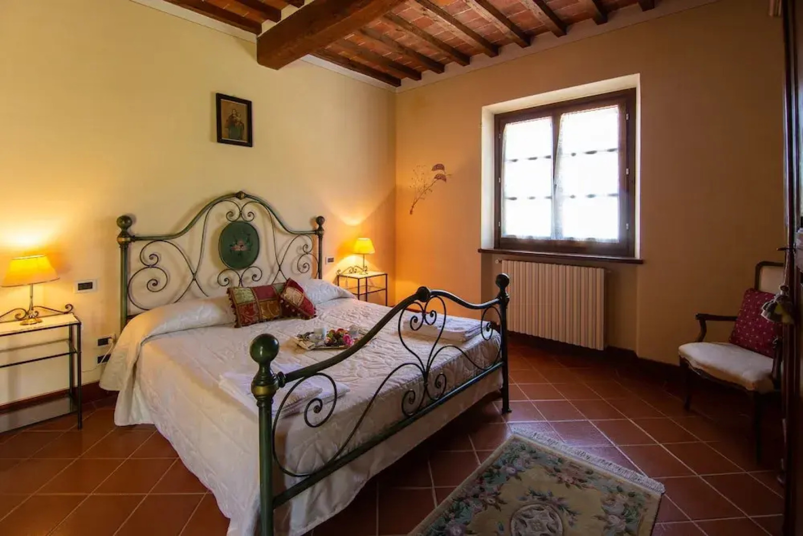 Private Villa with AC, private pool, WIFI, TV, terrace, pets allowed, parking, close to Arezzo