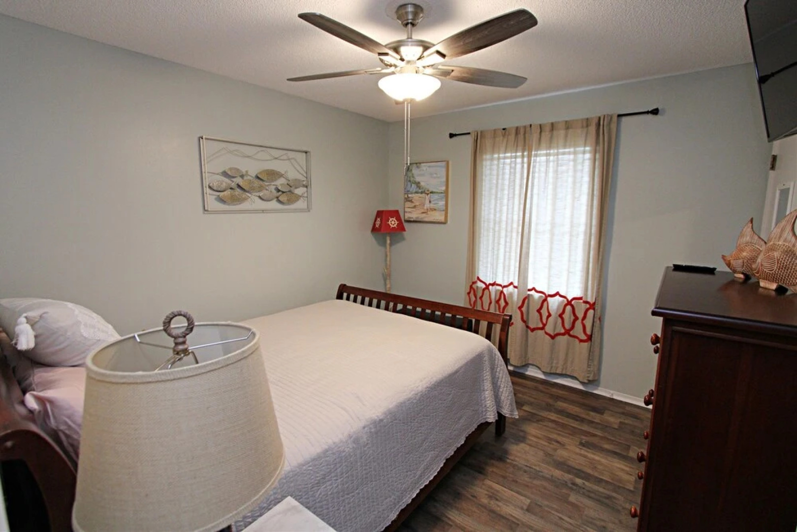 The Peaceful One 3 Bedroom Home by Redawning