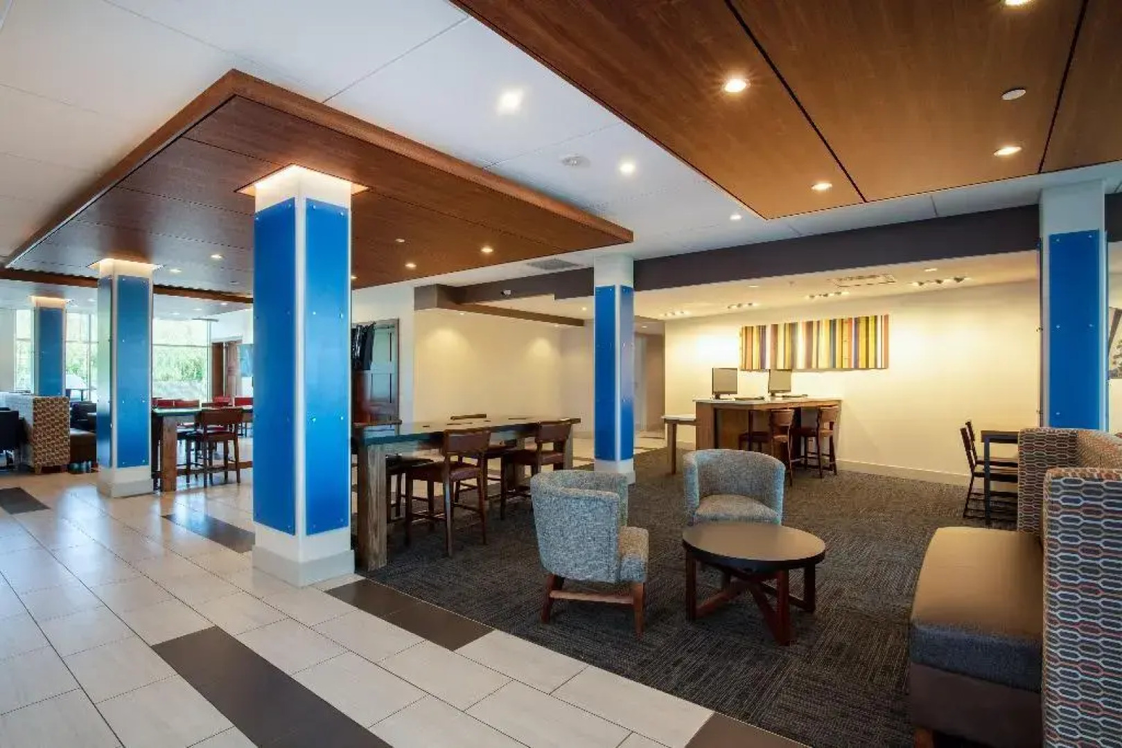 Holiday Inn Express & Suites Beloit by IHG