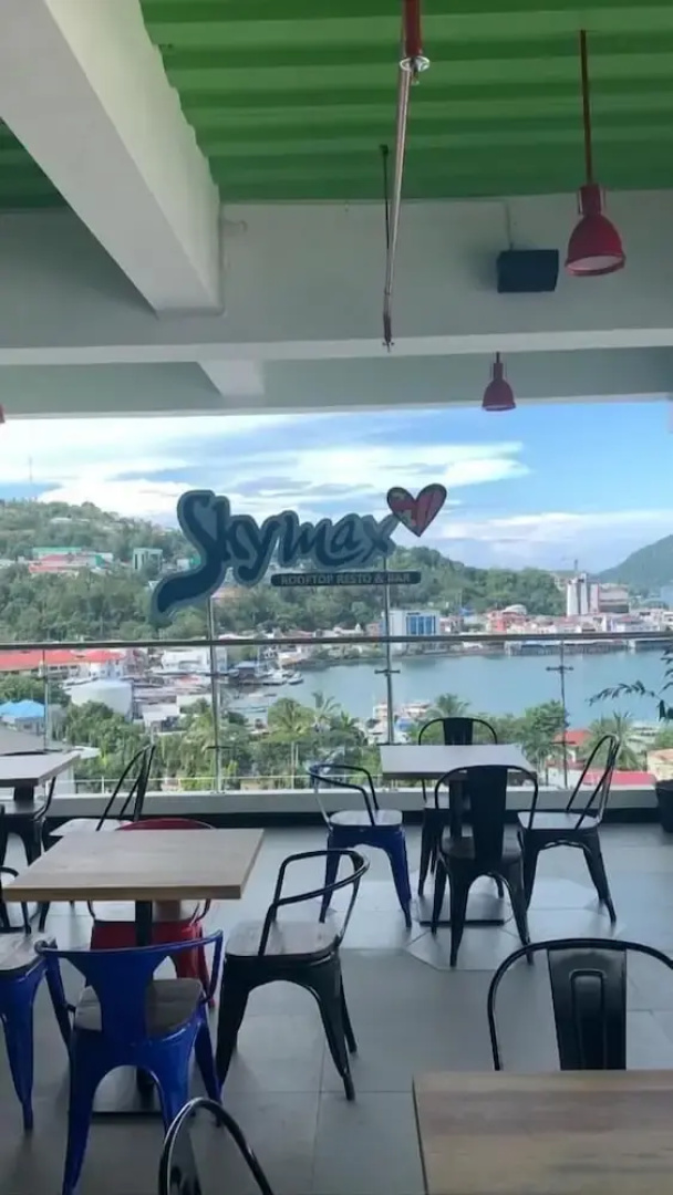 MaxOneHotels.com at Jayapura