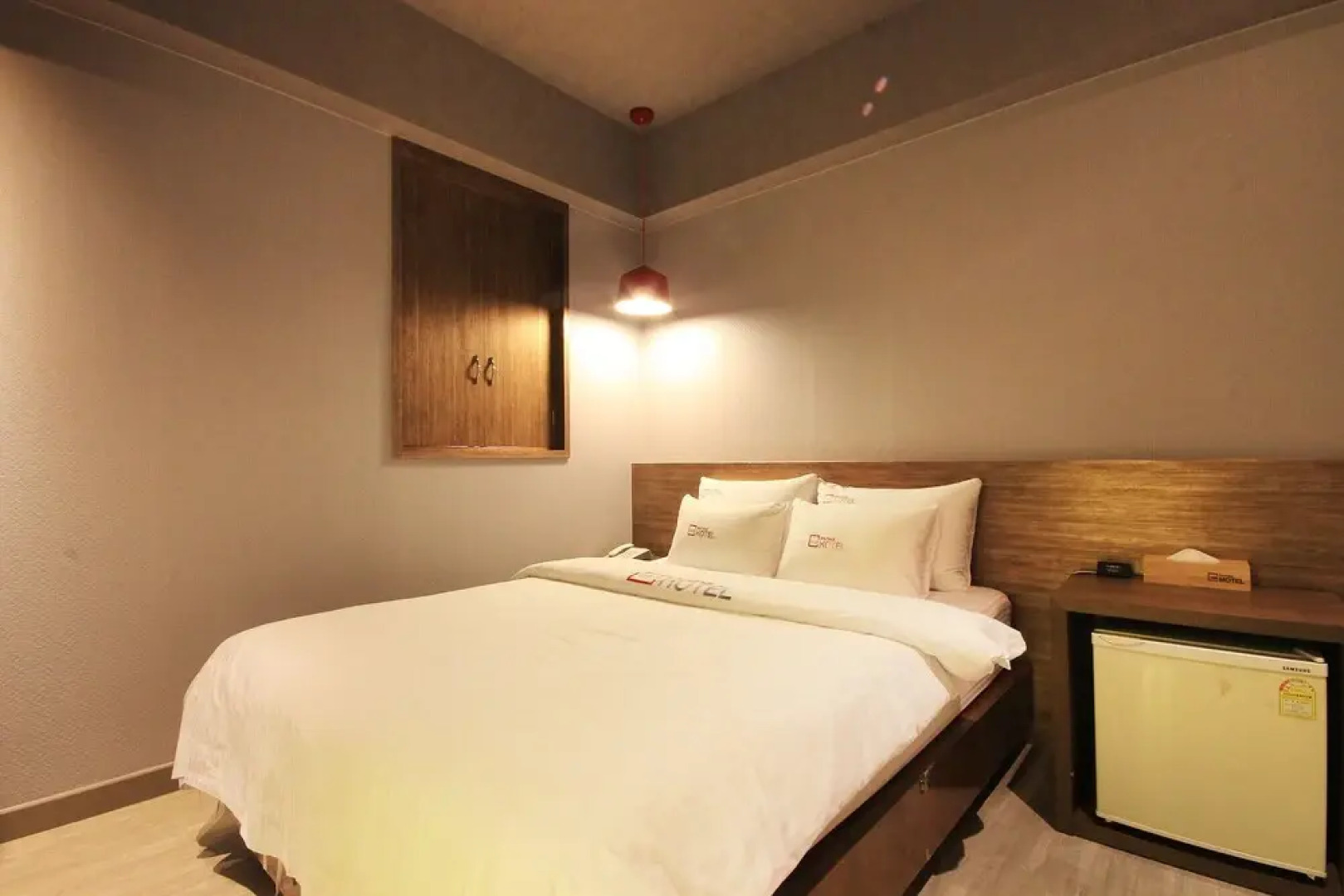 Yeongju Case Business Hotel