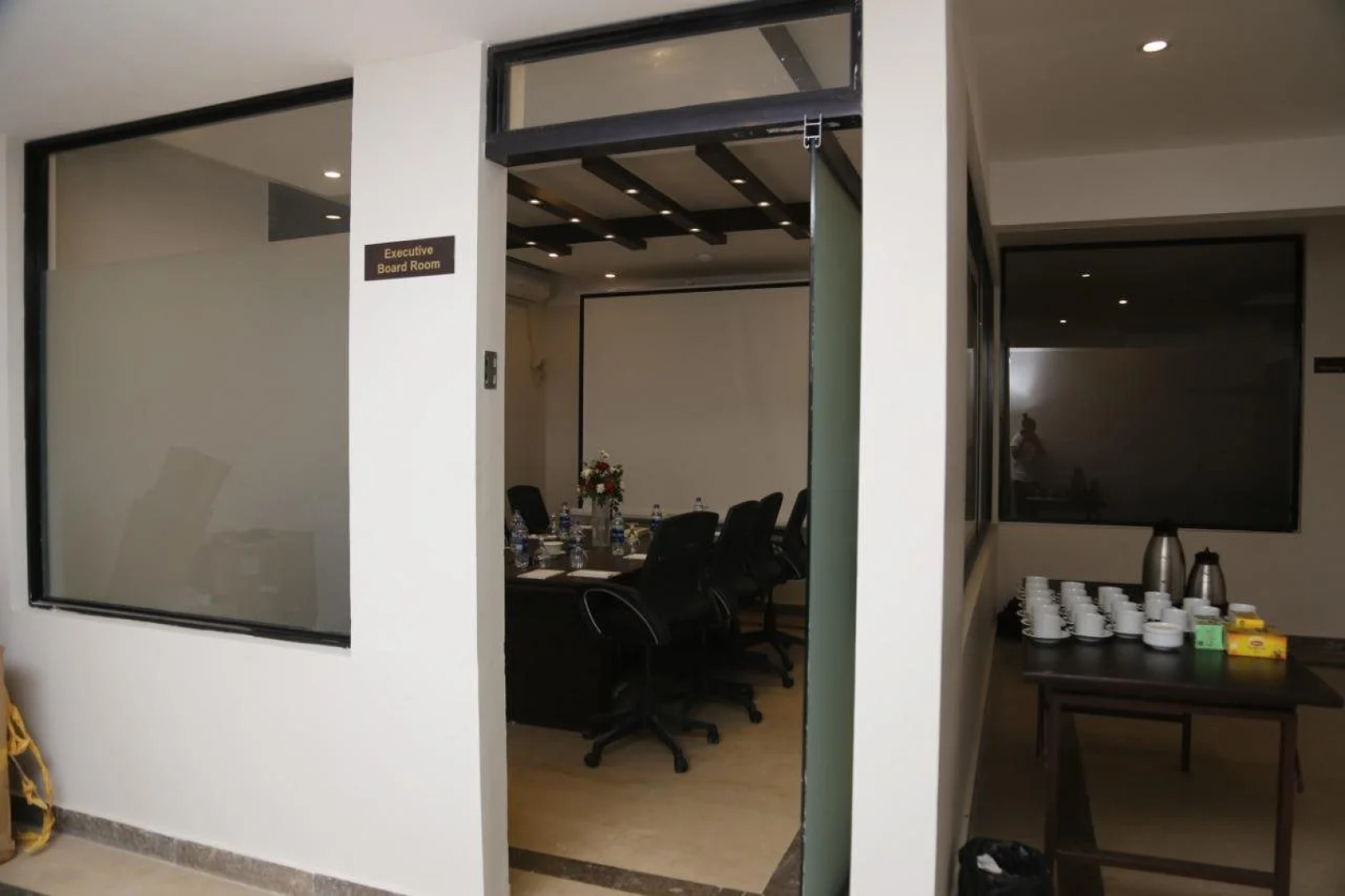 Zifan Hotel & Suites