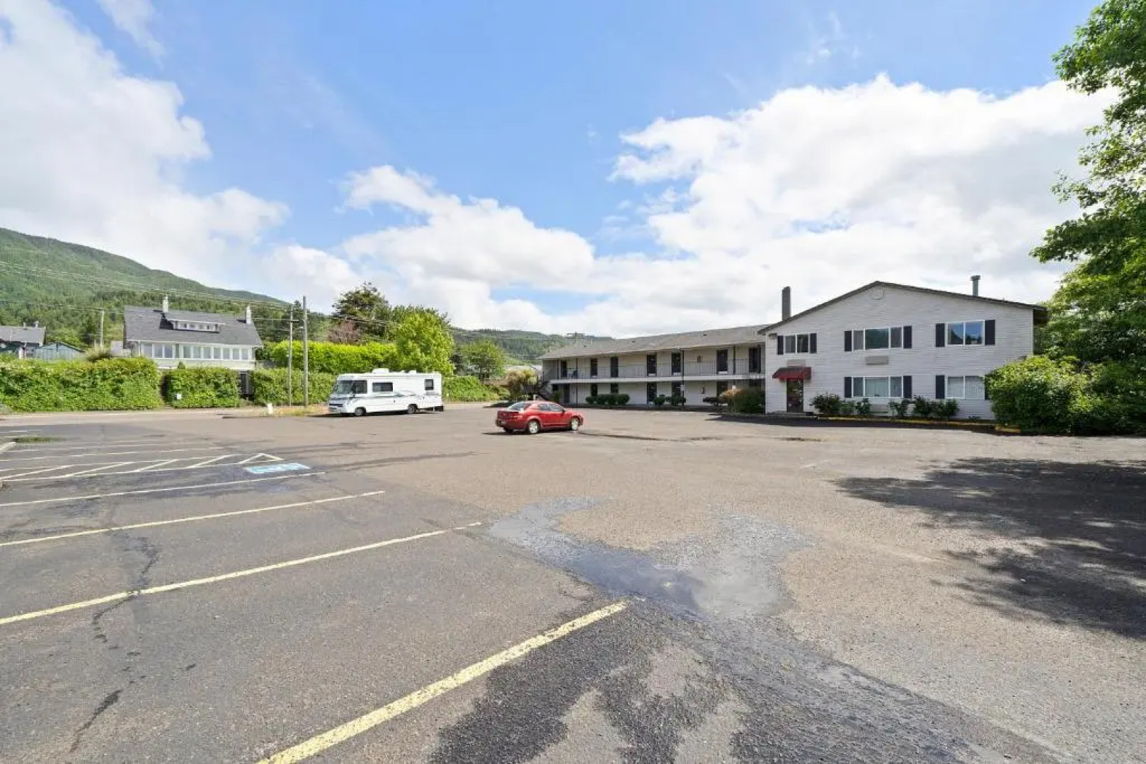 Garibaldi Inn at the Bay