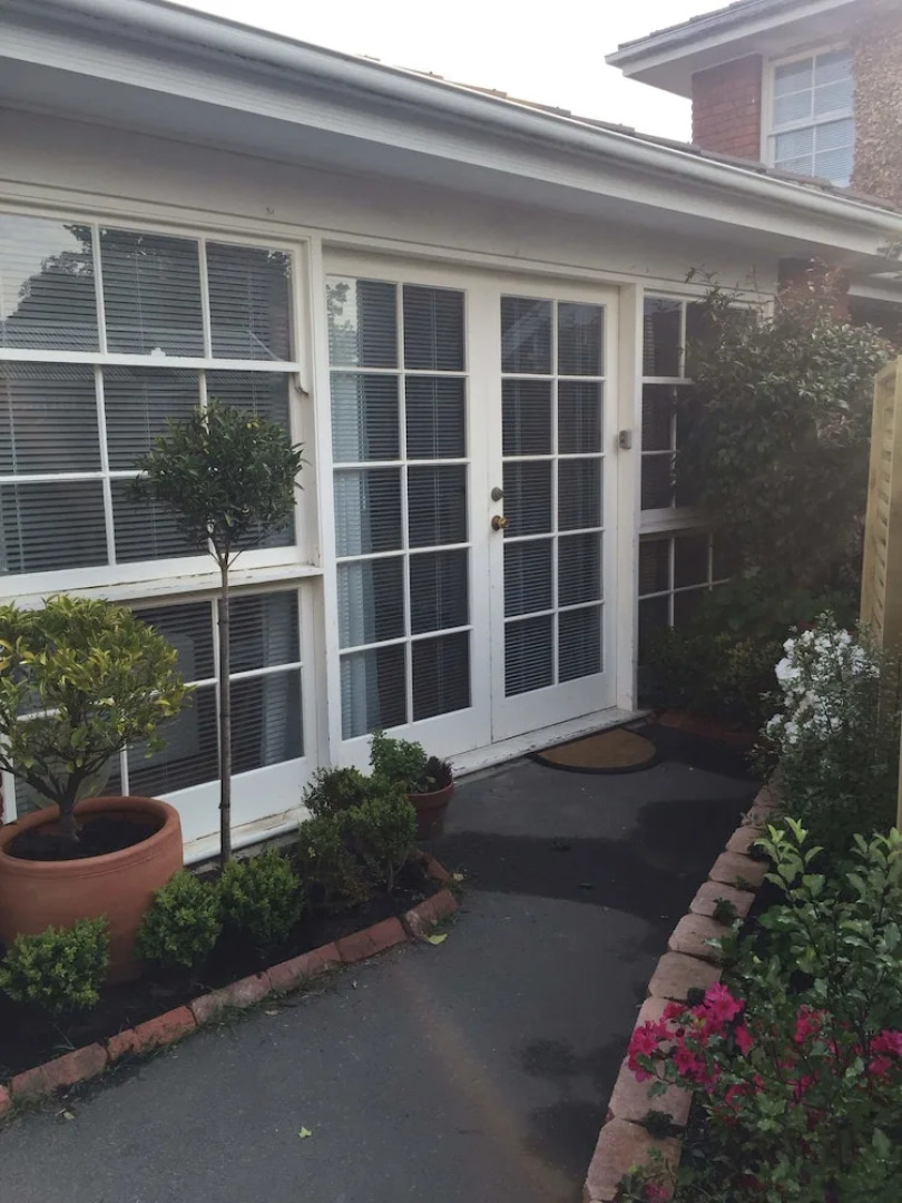 Nutgrove Beach Studio Apartment