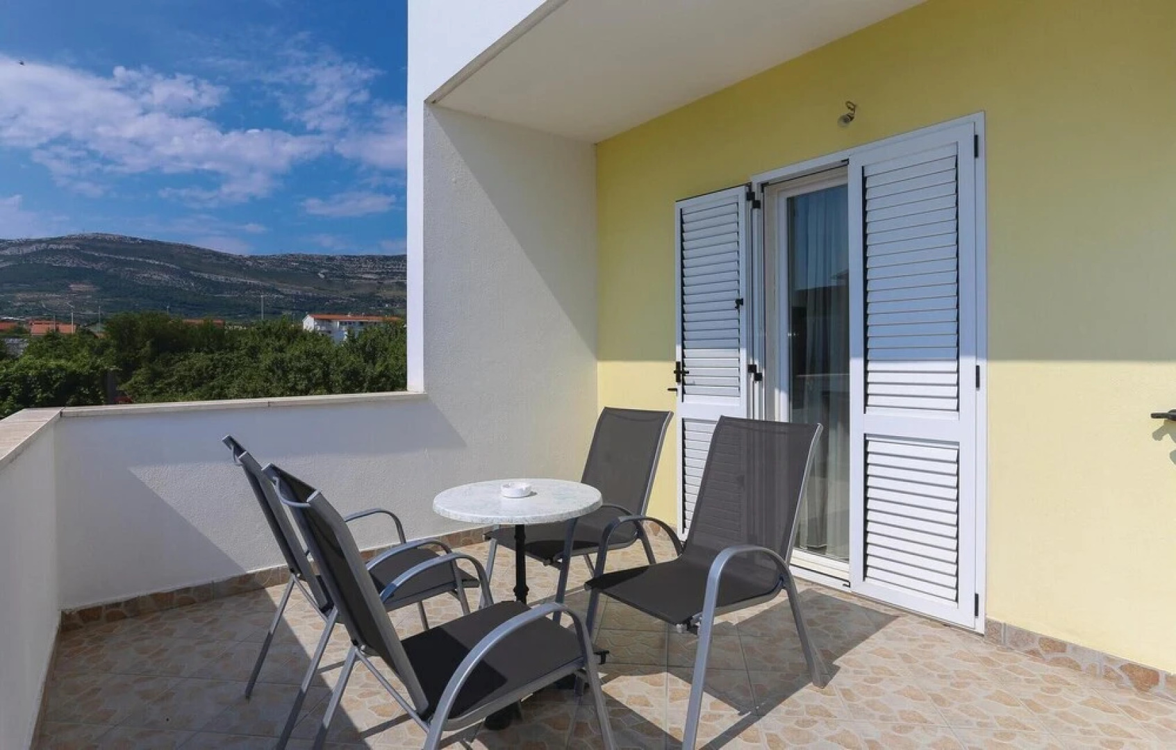 Awesome Home in Kastel Novi With Wifi and 6 Bedrooms