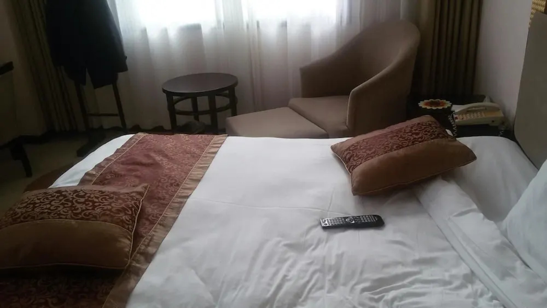 Hanzhong Red Leaf Hotel