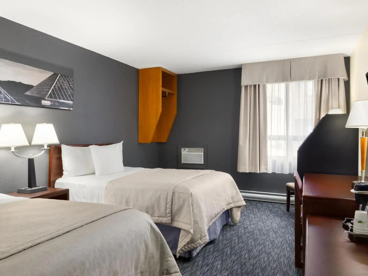 Travelodge by Wyndham Edmonton West