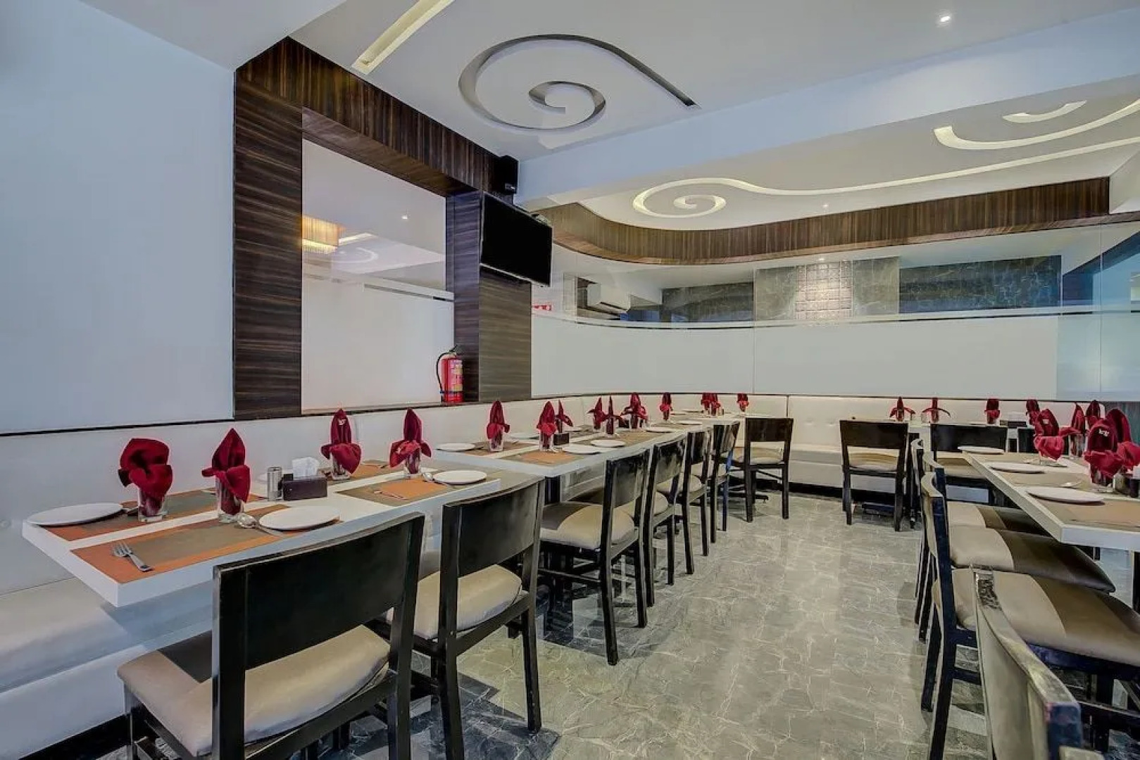 Edition O 30007 Crown Inn Panvel