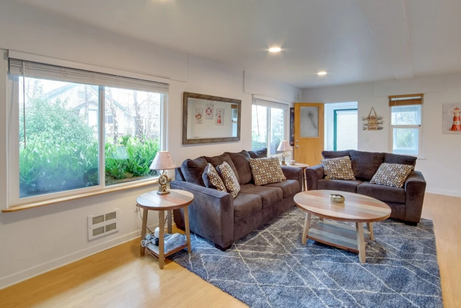 Charming Gold Beach Home < 1 Mi to Rogue River!