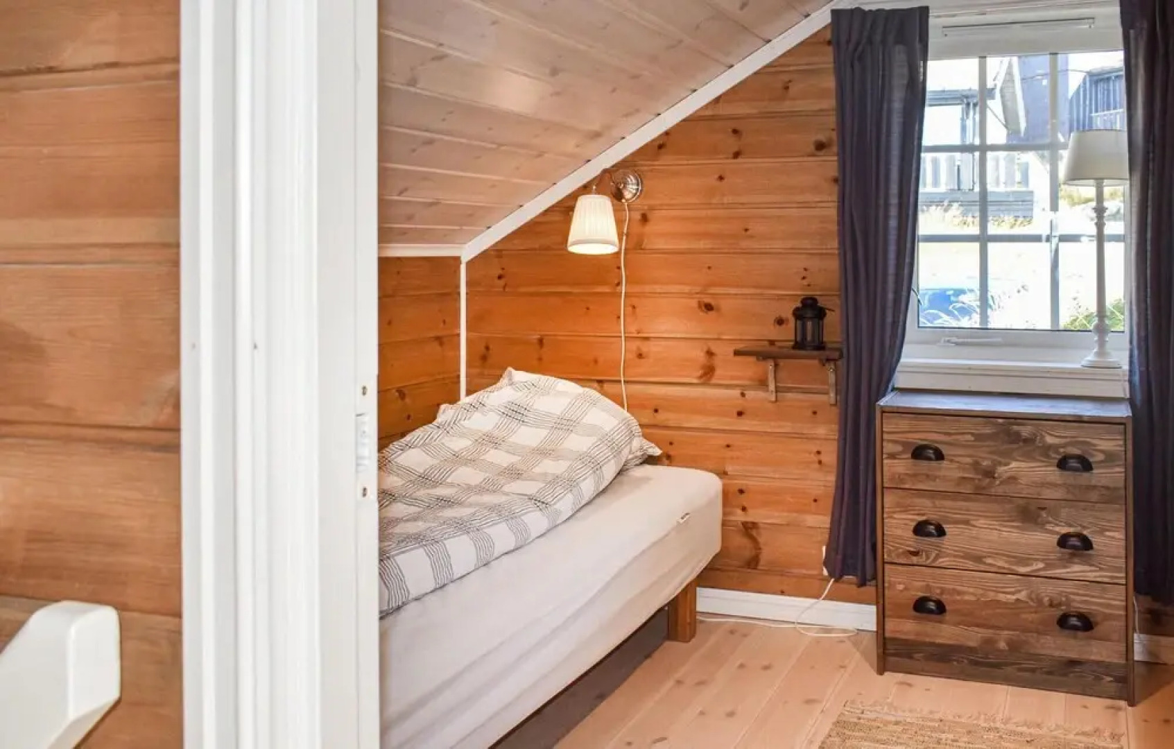 Beautiful Home in Rauland With 4 Bedrooms and Wifi