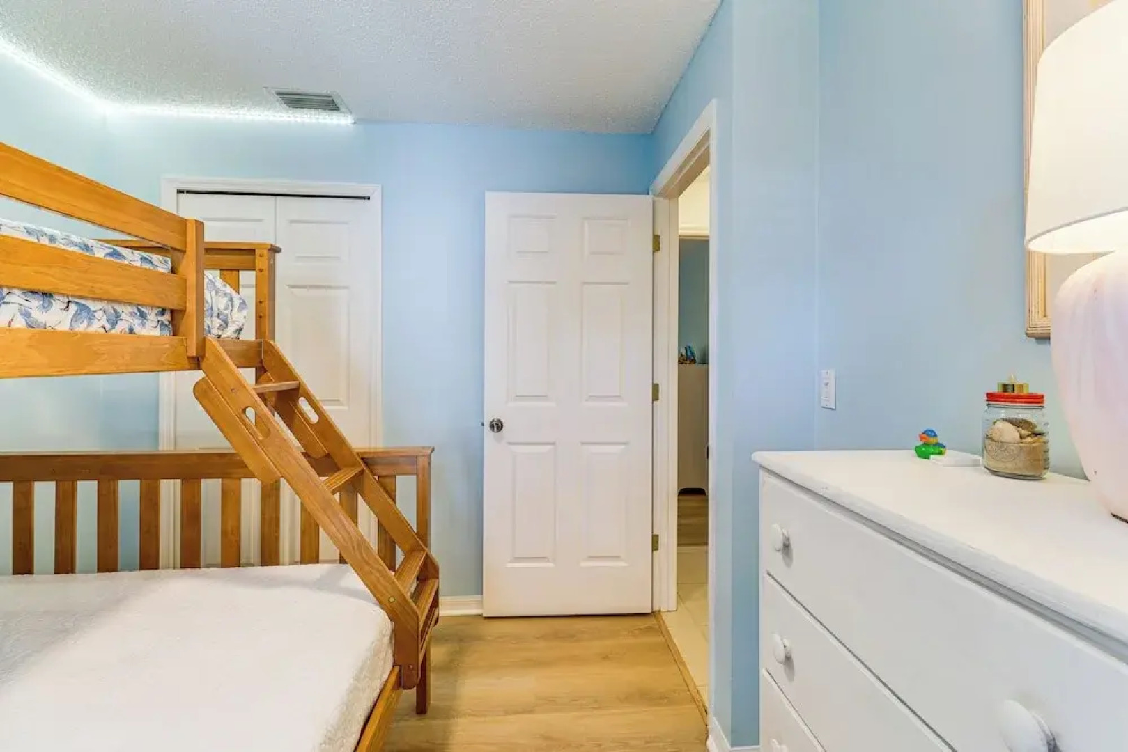 Private Yard & Screened Patio: Sunny Sebastian Gem