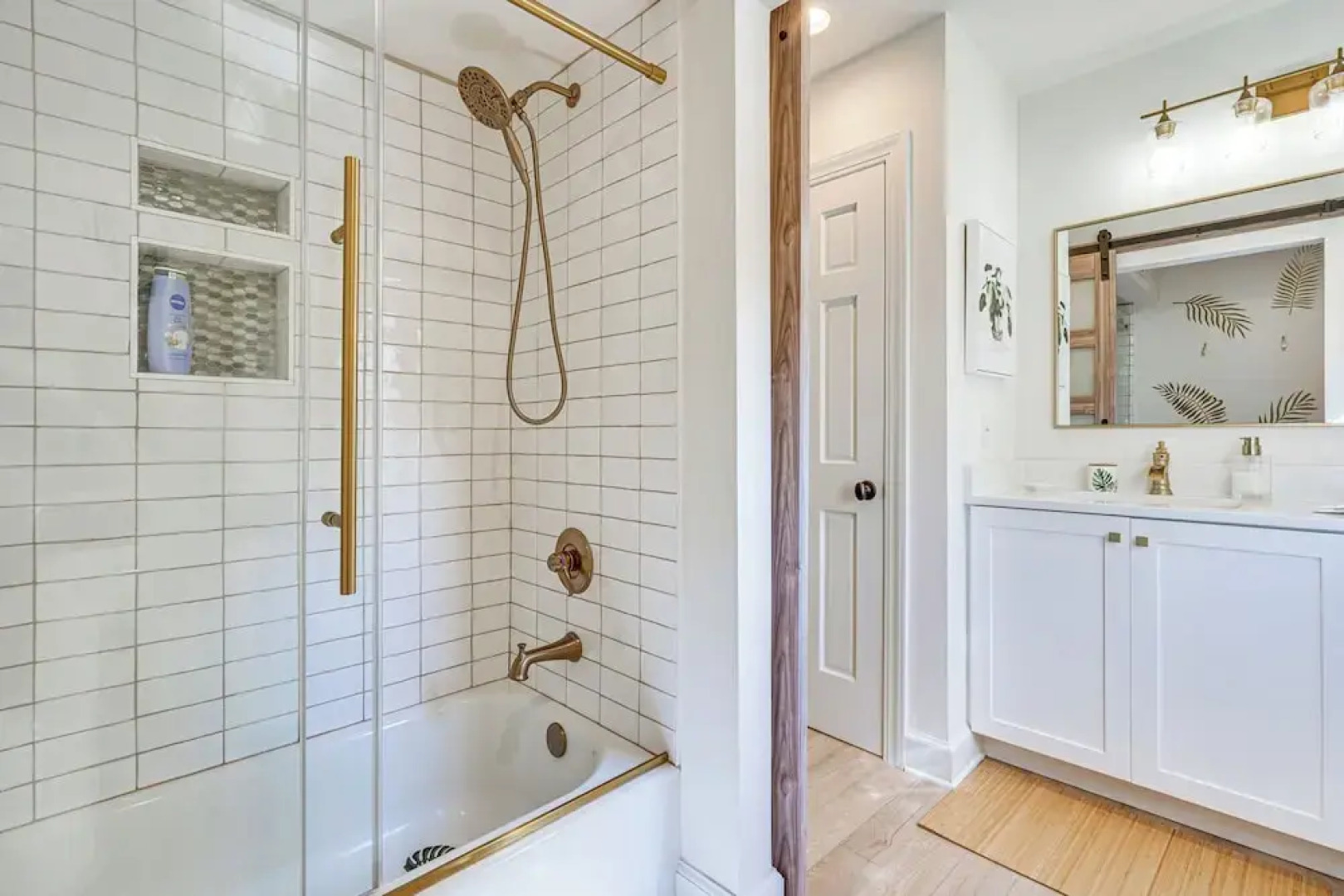 Luxe Tropical Resort Escape - Beaches Nearby!