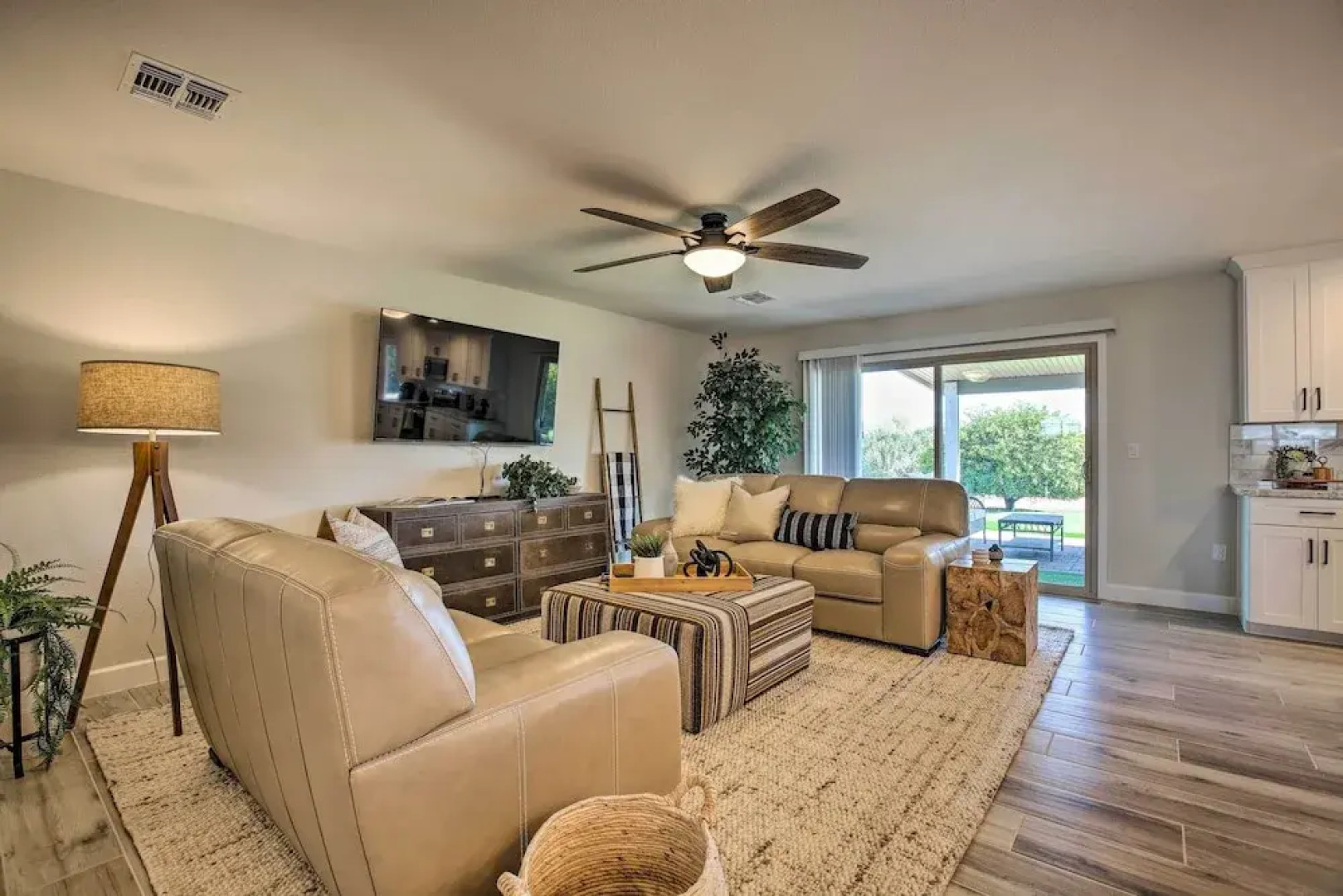 Putting Green, Community Perks: Sun City West Home