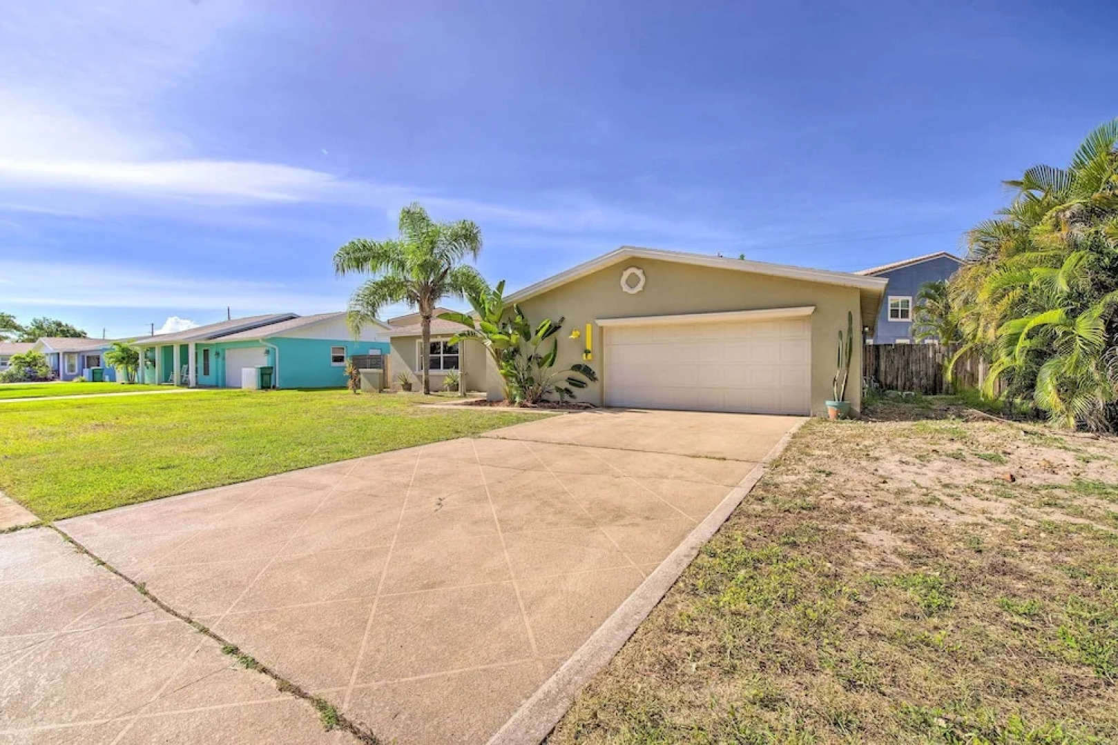 Quiet Satellite Beach Home w/ Lanai, Walk to Beach