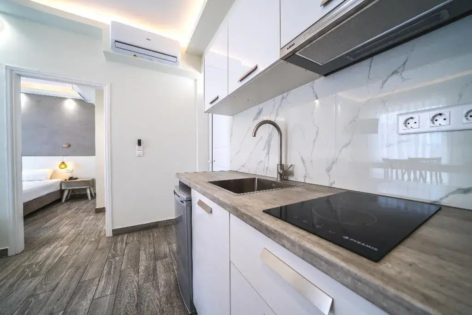 Porto Kalamaki Hotel