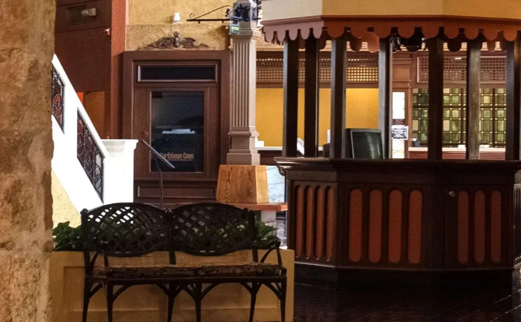 Caribbean Cove Hotel & Water Park