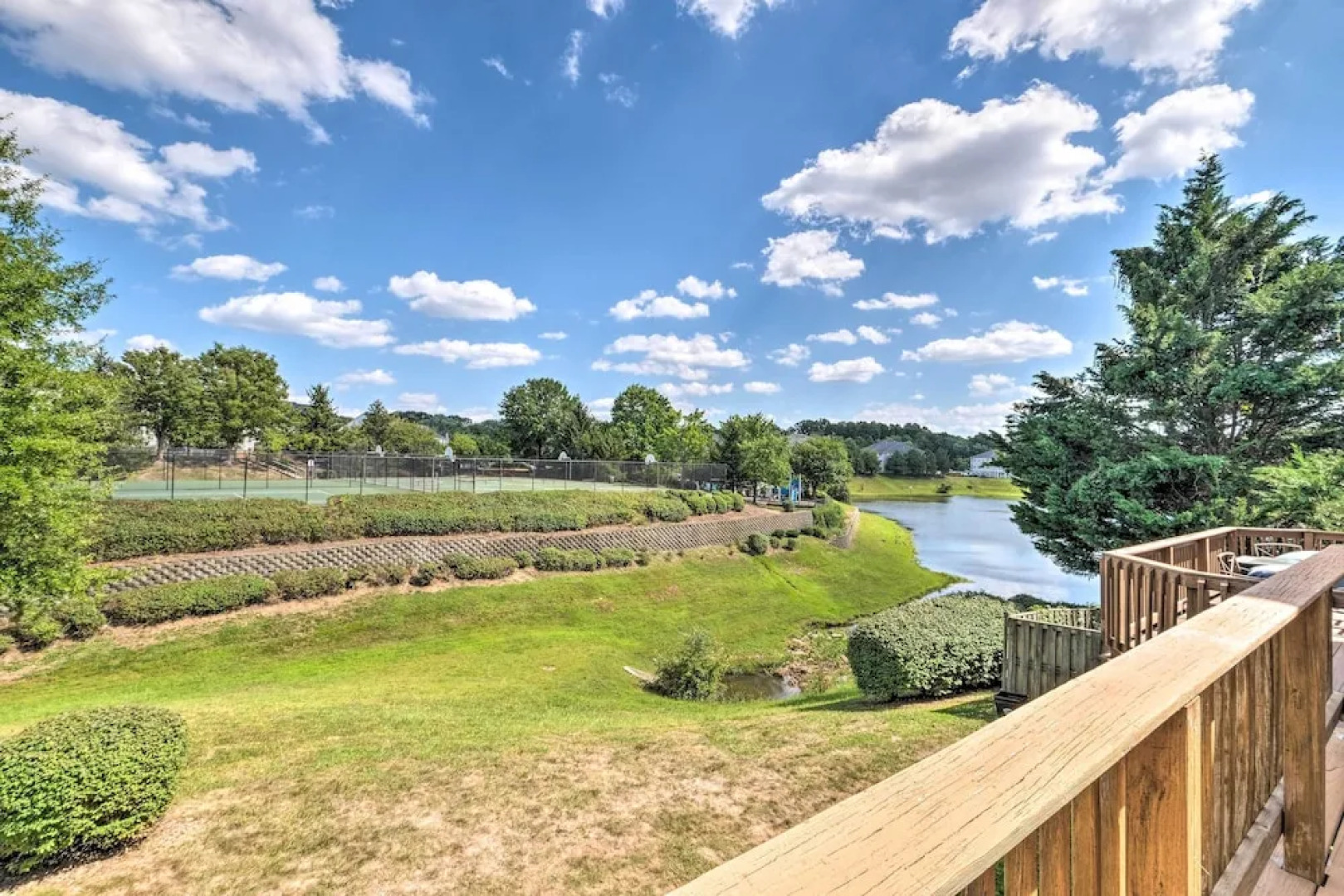 Pond-view Deck + Pool Table: Woodbridge Haven!