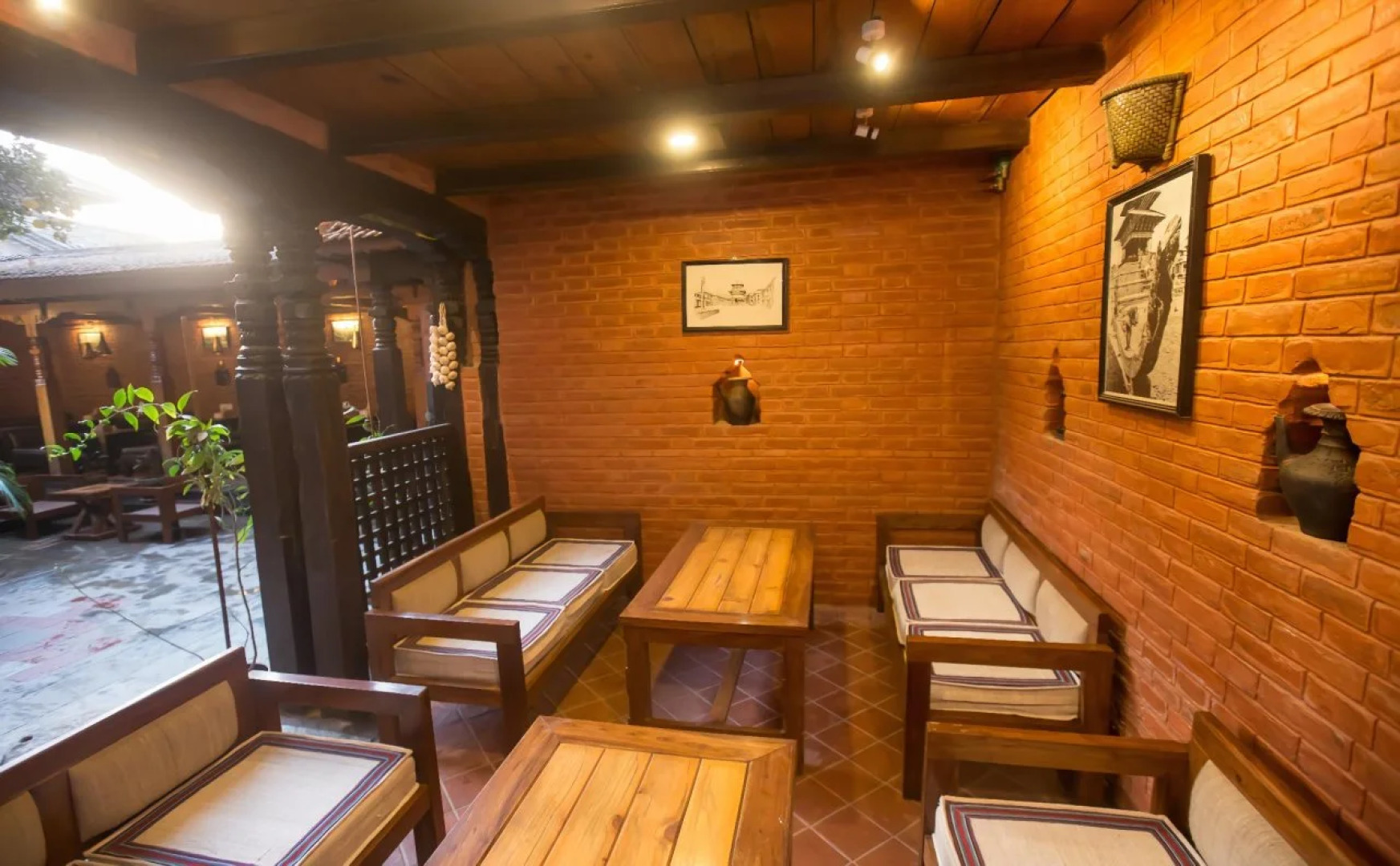 Hotel Baha Restaurant and Cafe