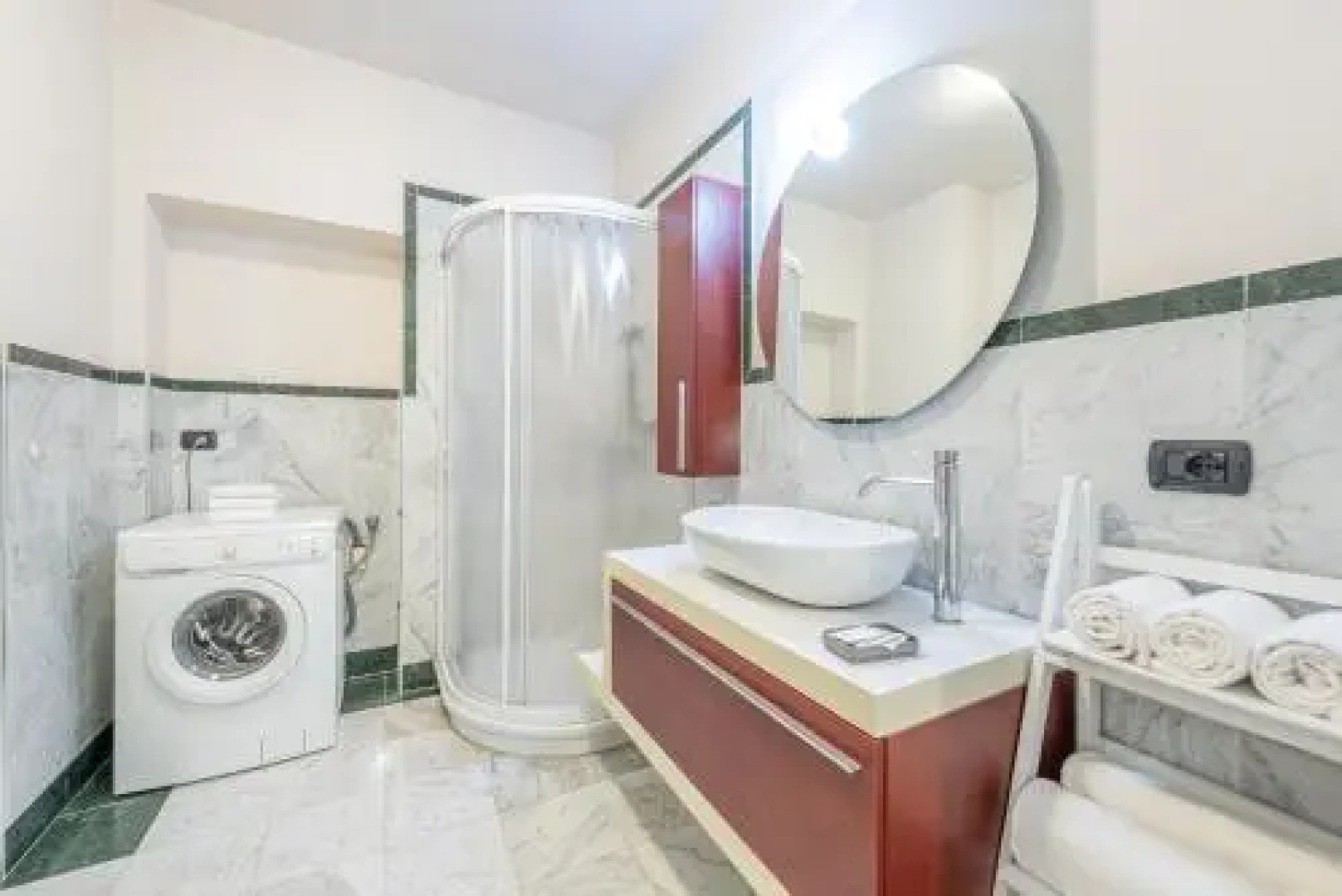 Il terrazzo e l'appartamento diVino