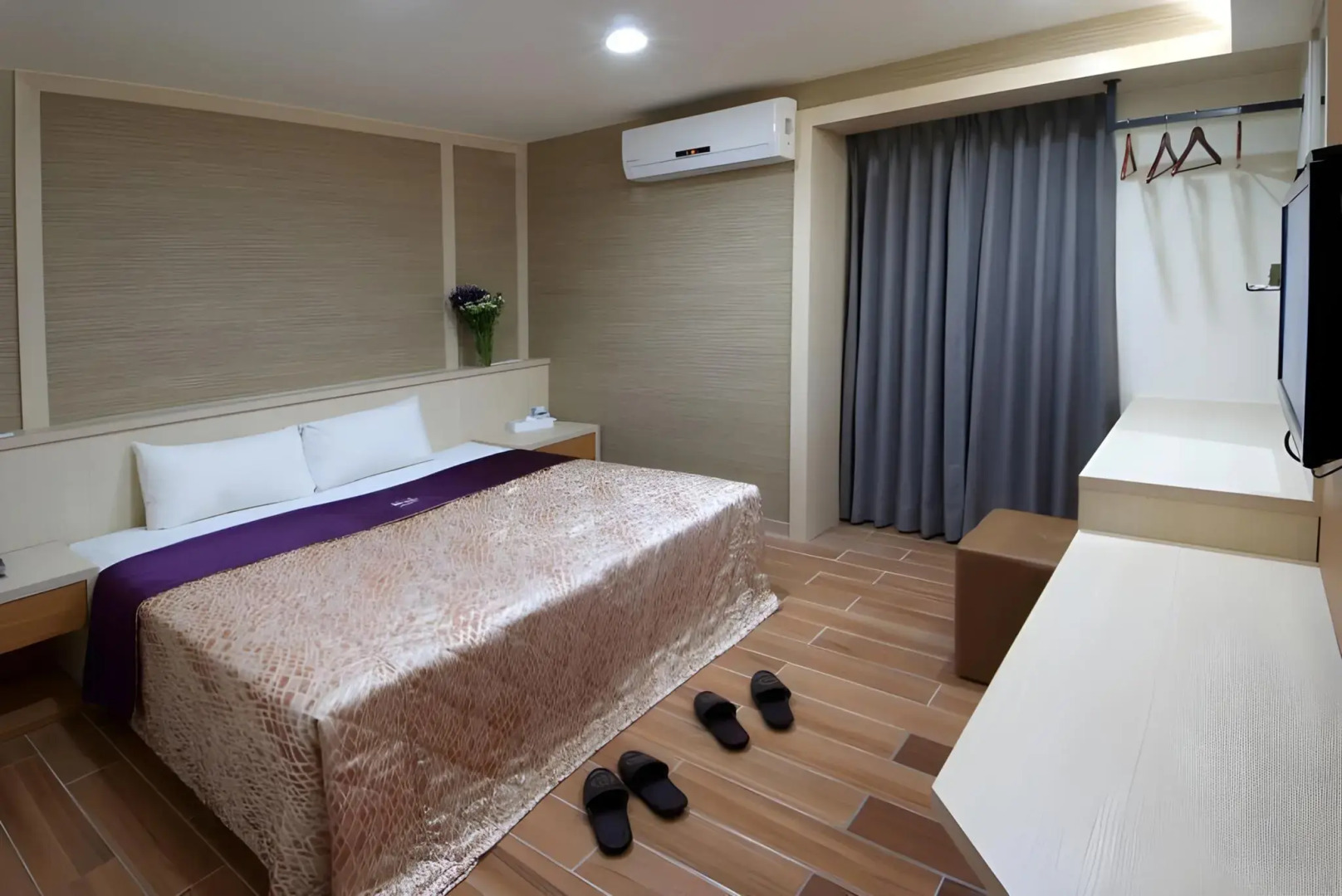 Laurel Business Hotel