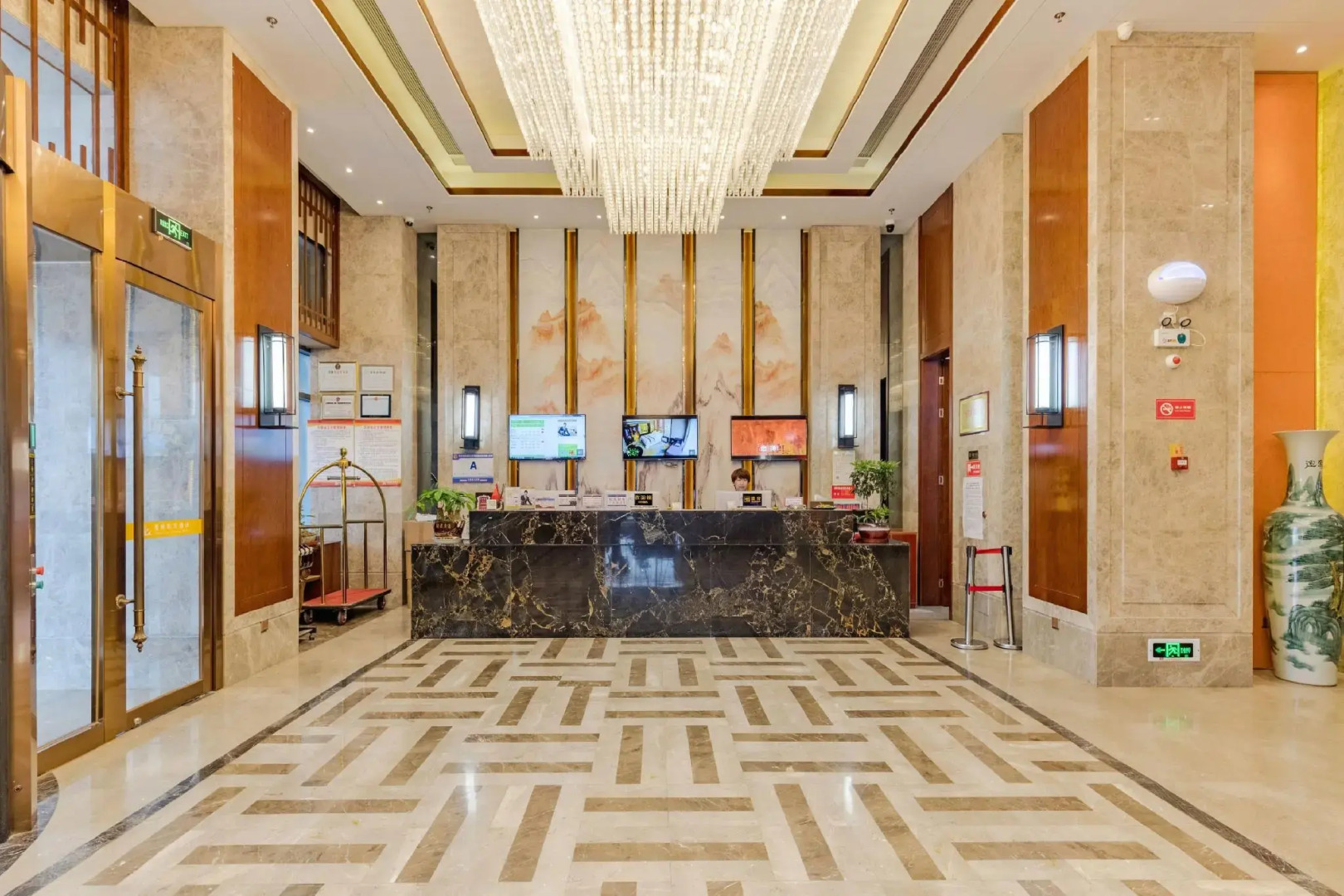 GreenTree Eastern Luan Jinzhai County Lotus Hill Road Hotel