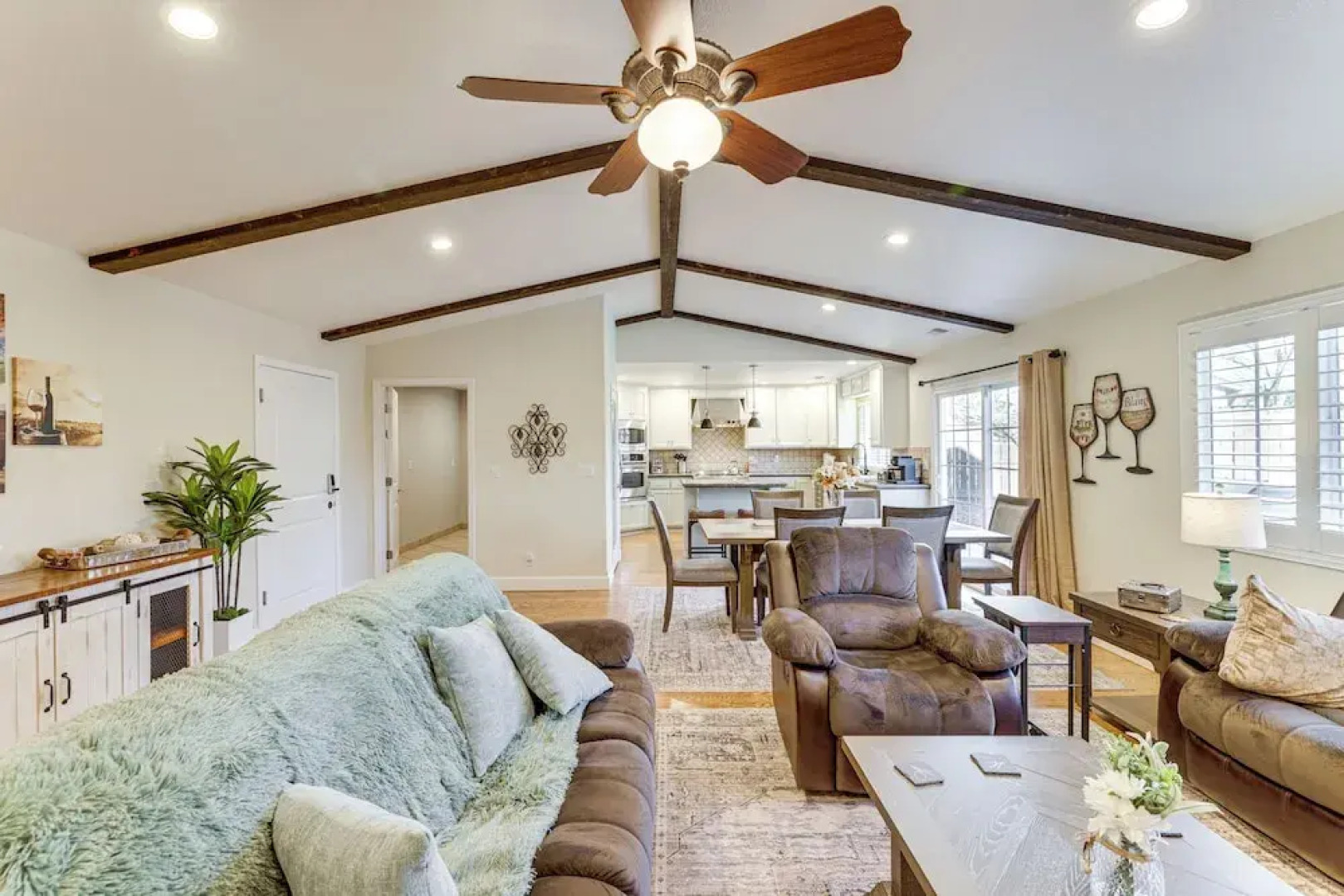 Walk Downtown: Remodeled Home in Murphys w/ Yard!