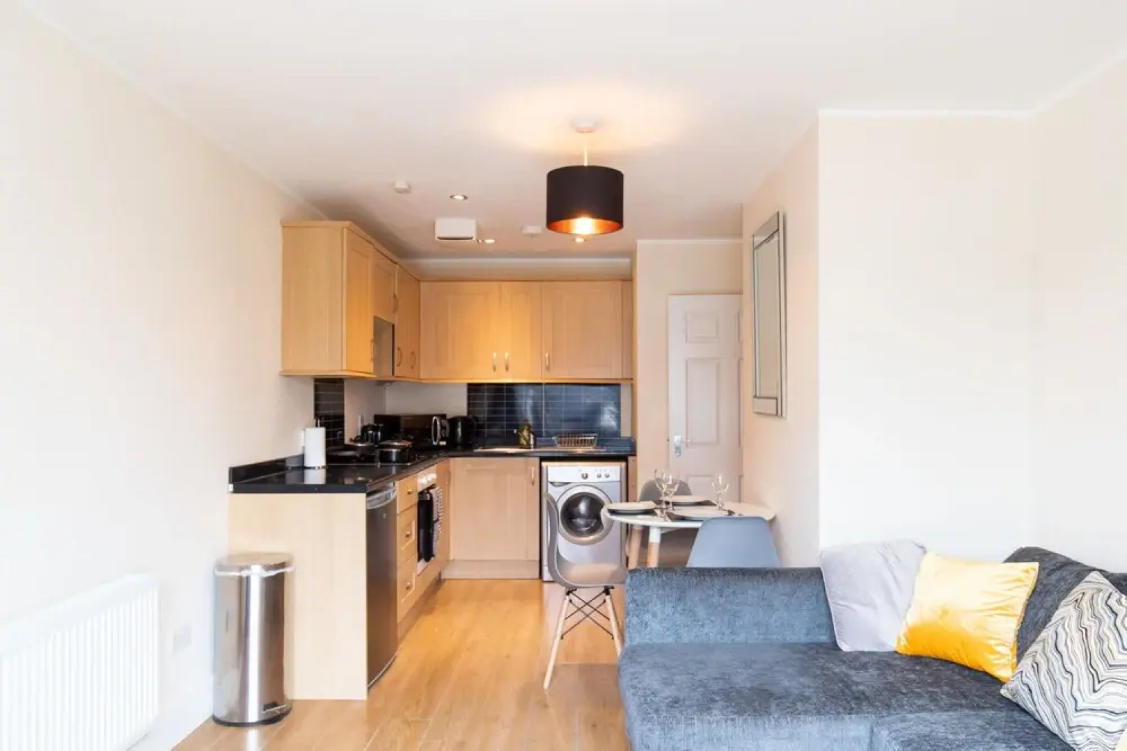 Velvet 1-bedroom Apartment With Balcony, Hoddesdon