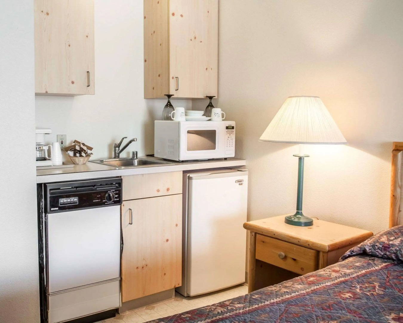 Rodeway Inn & Suites