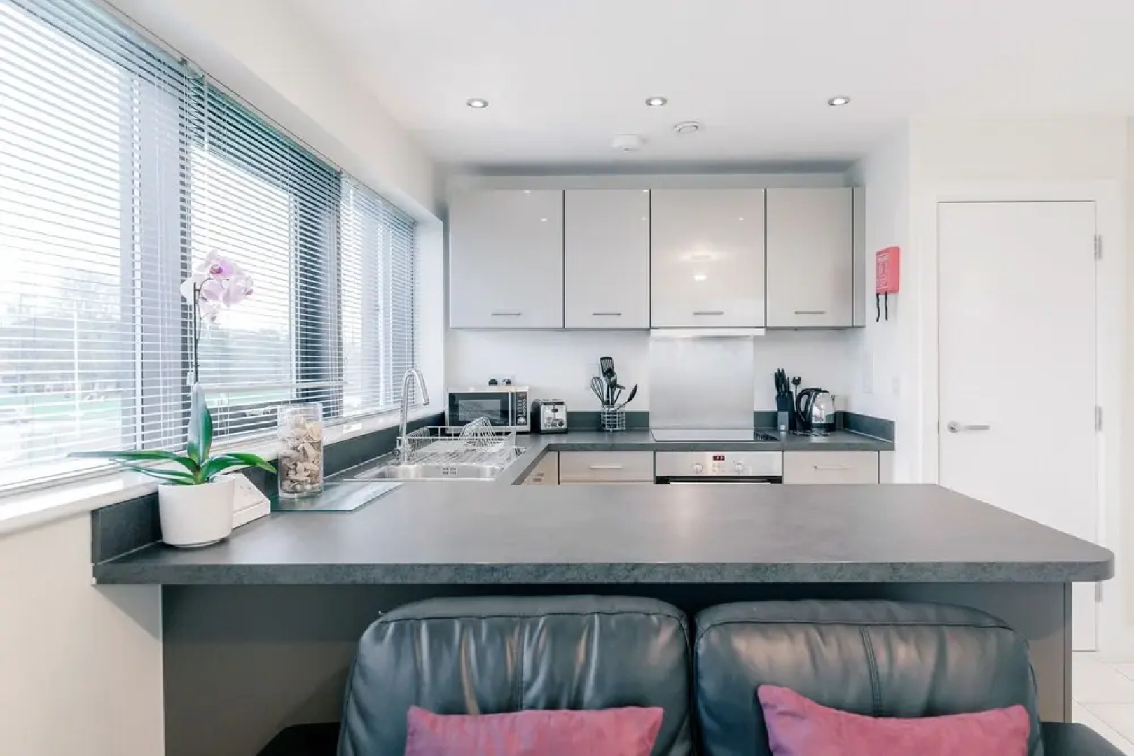 Roomspace Apartments -New Manor House