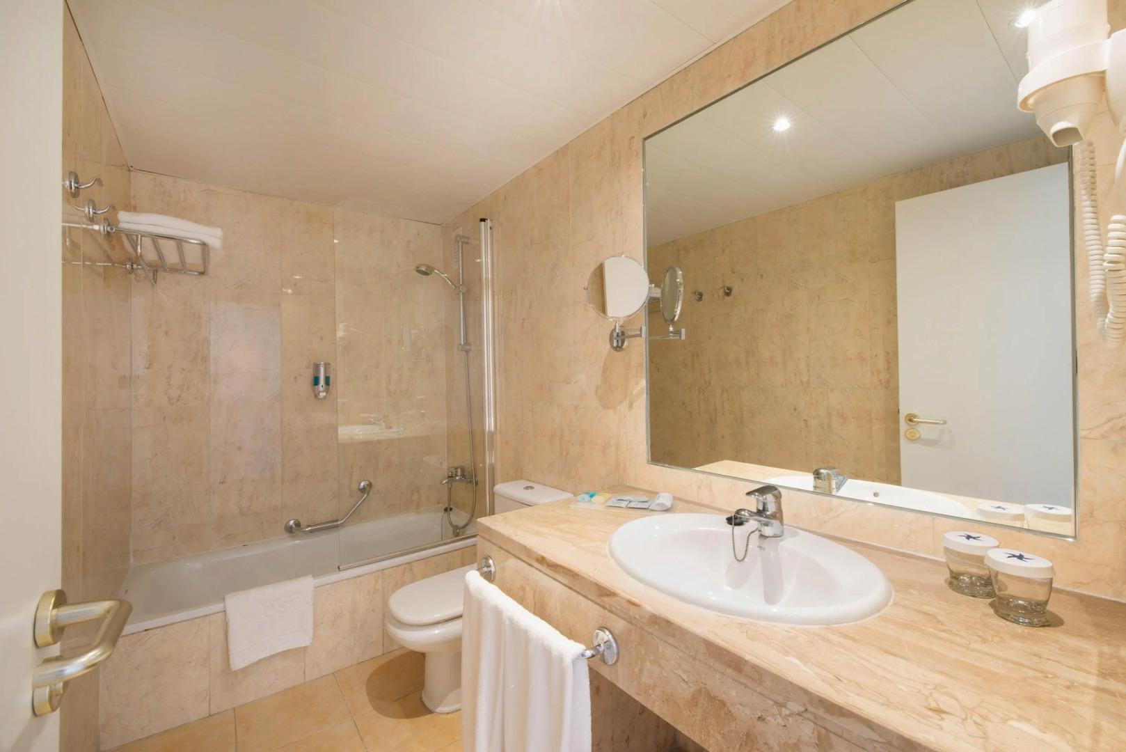 Iberostar Waves Ciudad Blanca