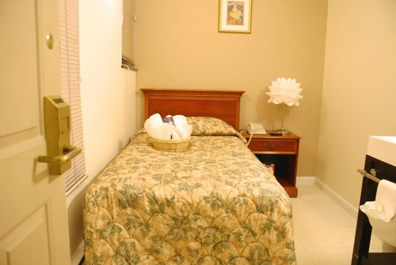 Americana Inn