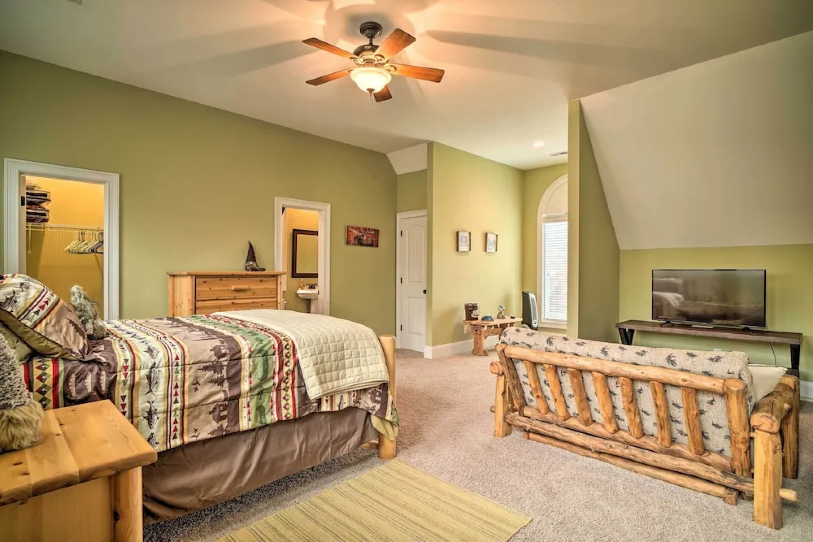 Dog-friendly Family Home Steps to Norris Lake