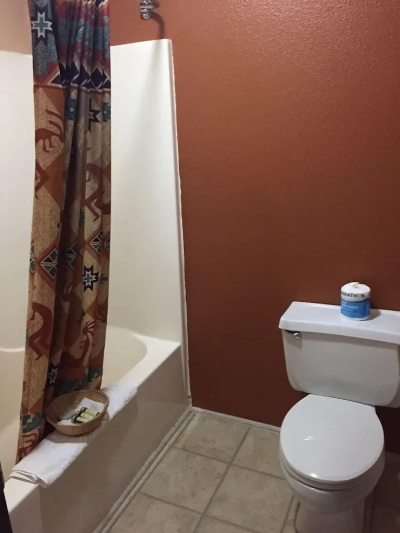 Going-To-The-Sun Inn & Suites