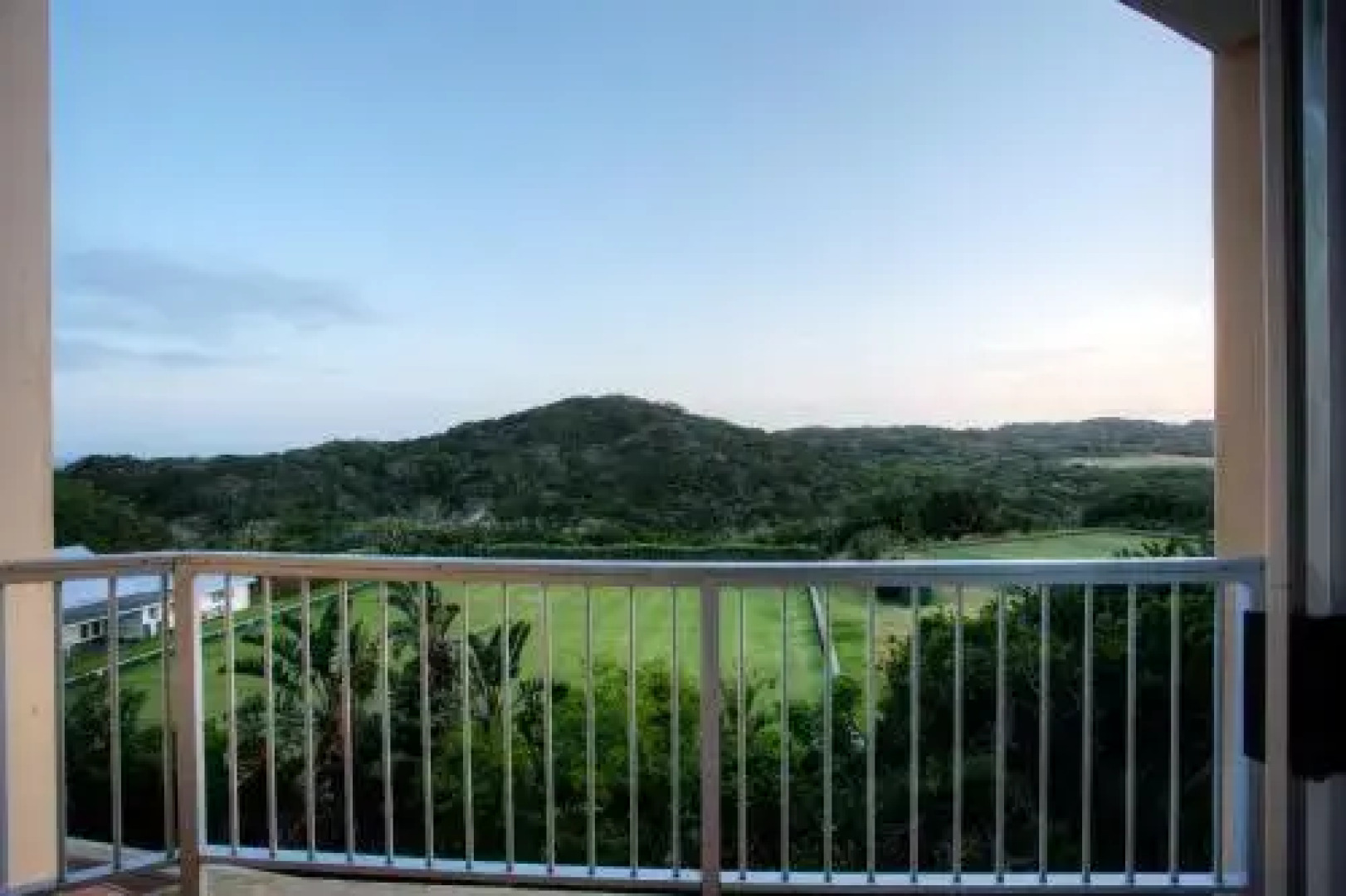 Kat Leisure The Reef Bed and Breakfast