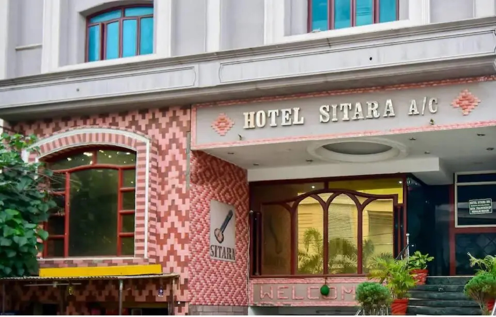 Hotel Sitara Inn