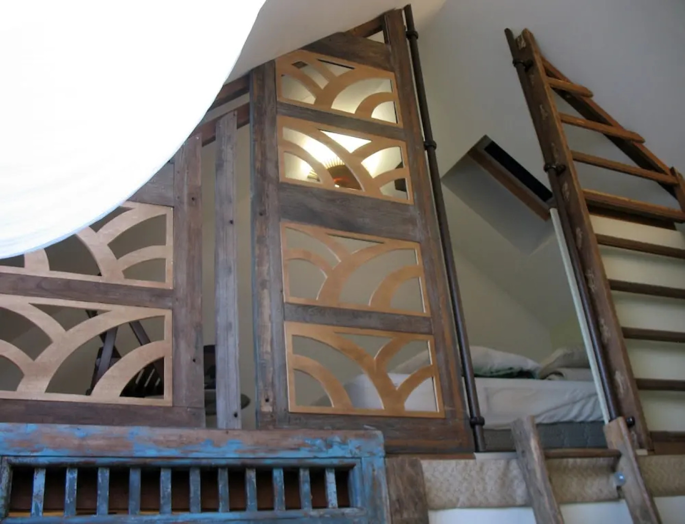 Pavillion du Chateau de Saint Augustin