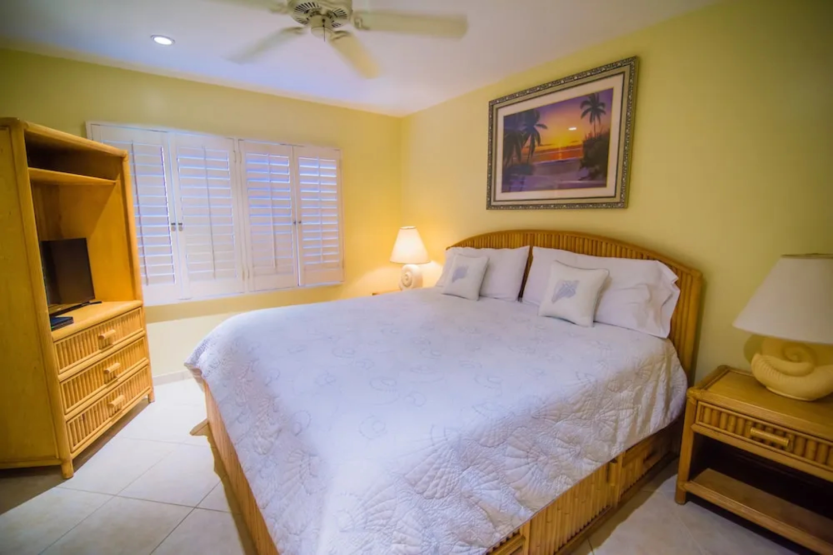 7 Mile Beach Resort & Club