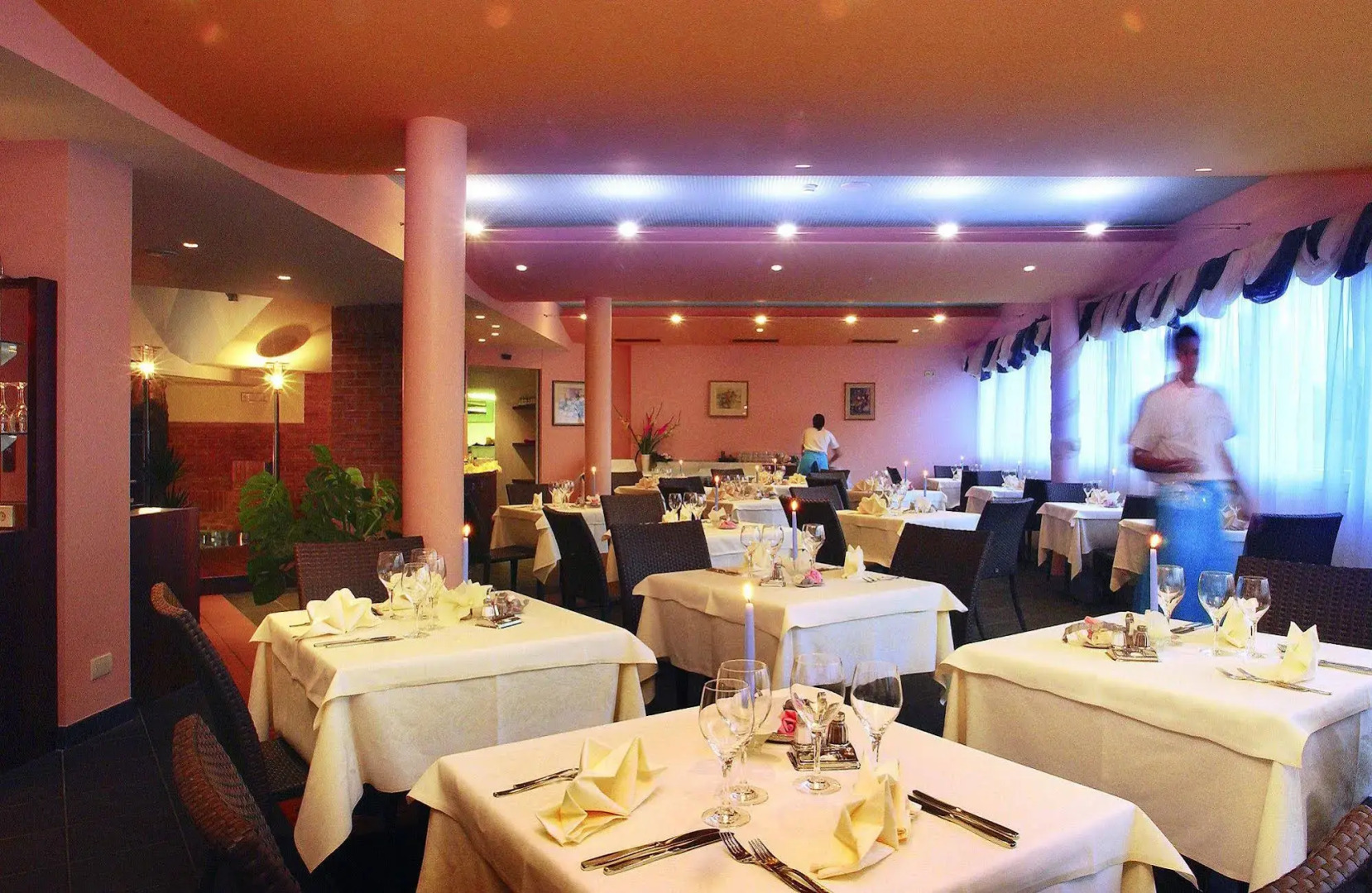 Hotel KRONE - eat, drink, stay