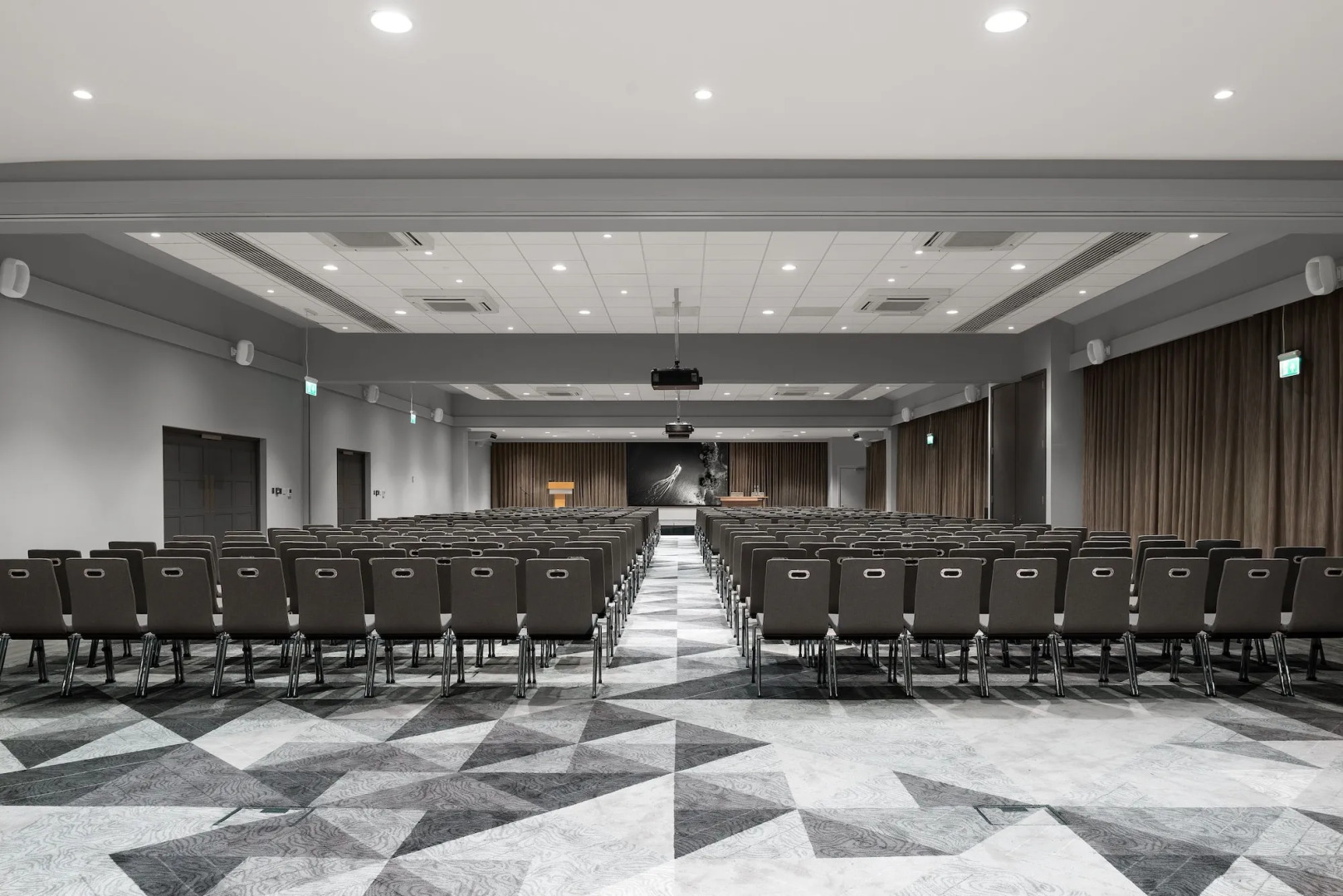 Drift Inn (Formerly The Waterfront Hotel)