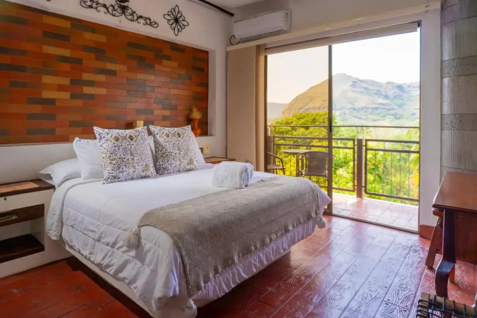 Honda Colonial Magdalena Resort