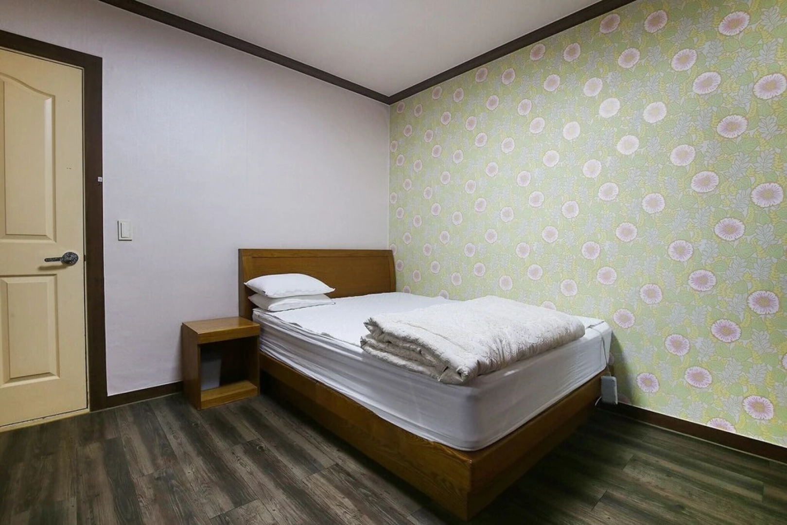 Nonsan Hwangje Motel