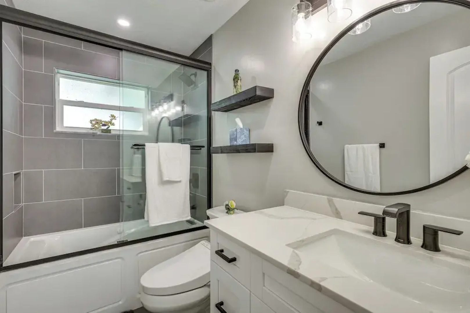 Backyard Oasis: Fort Lauderdale Home Near Beach